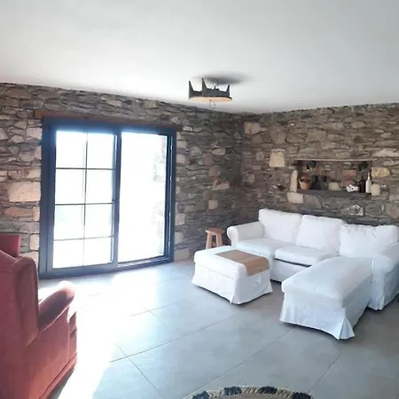 Tarihi Koyde Tas Ev Karaburun (Izmir)