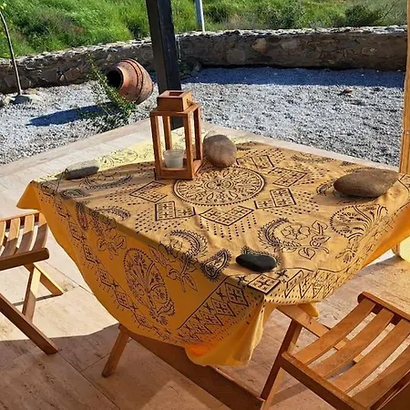 Tarihi Koyde Tas Ev Karaburun (Izmir)